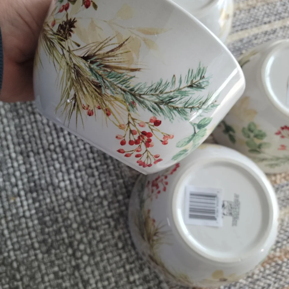 NWOT Set of 4 Bowls Christmas Story - Picture 5 of 6